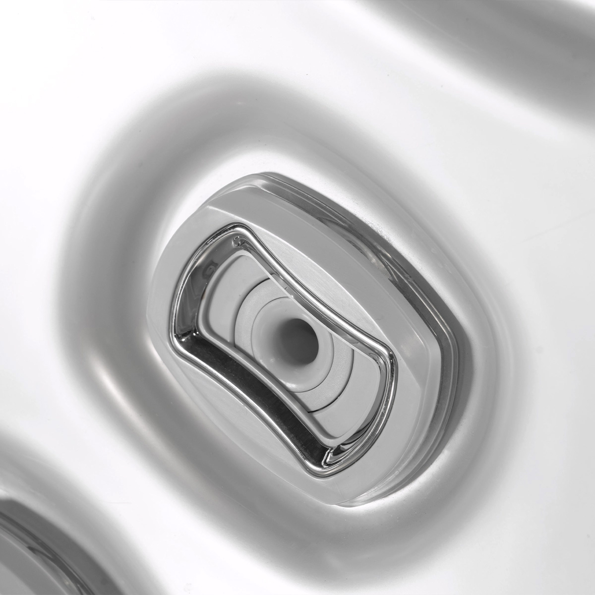 Whirlpool Makalu - LIFE Deluxe