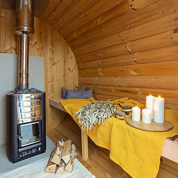 Fass-Sauna 4m mit Vorraum und überdachte Sitzmöglichkeit